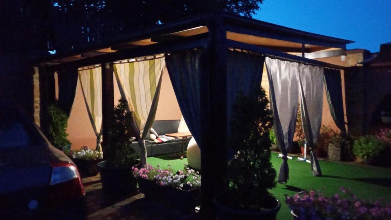 Guest House Zhanna Berehove  Buitenkant foto