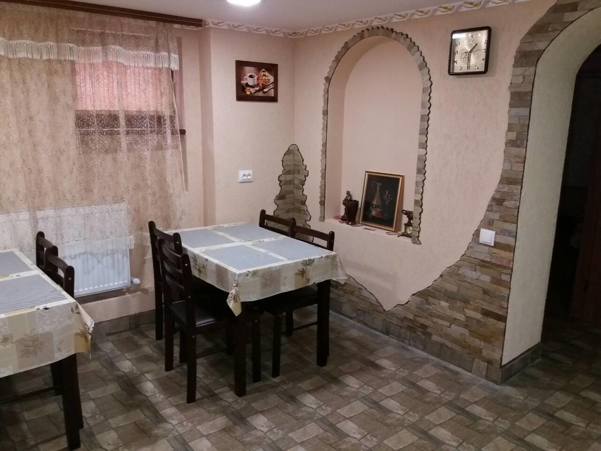 Guest House Zhanna Berehove  Buitenkant foto
